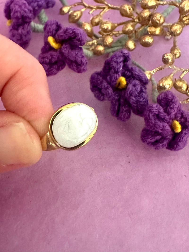 Bague AVELINE ovale ivoire nacré en acier inoxydable doré - Camilmari Bijoux