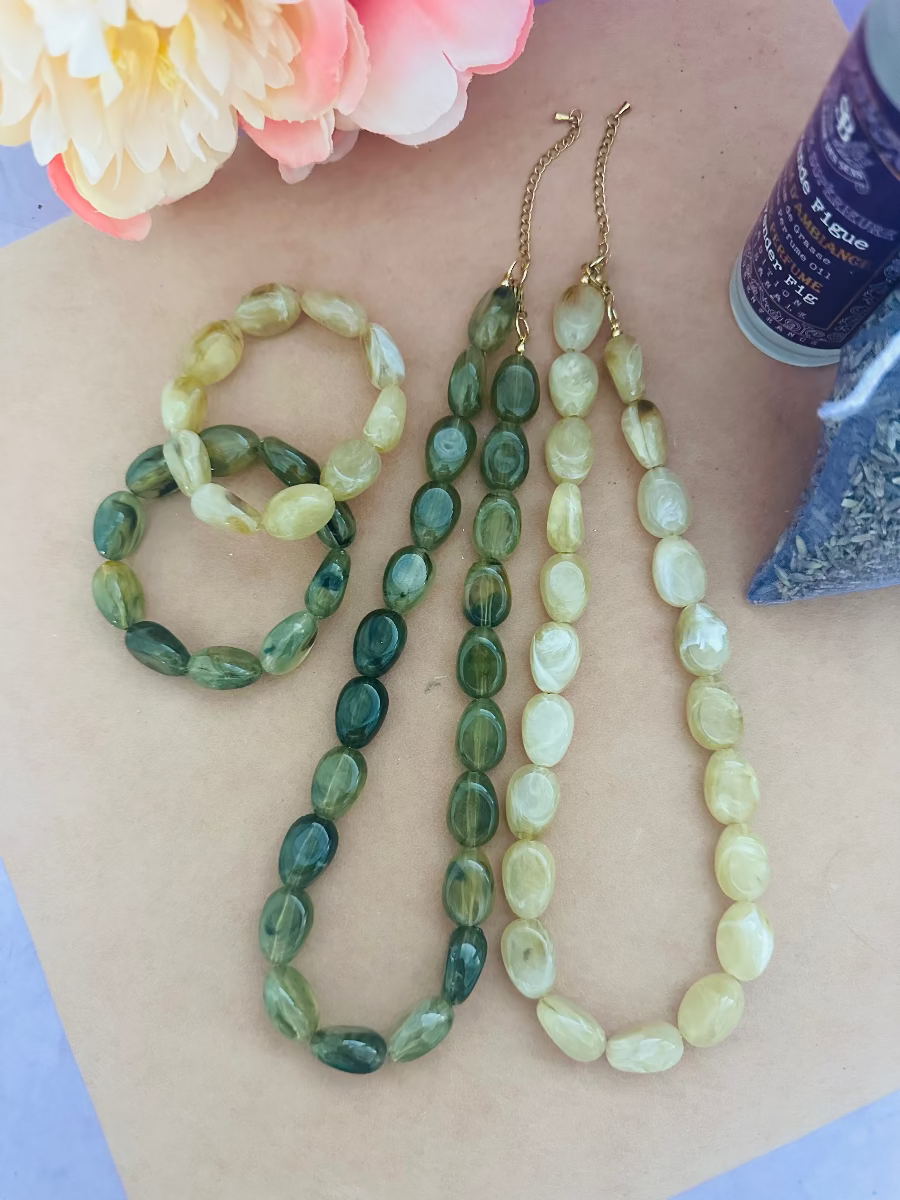 Collier et bracelet fantaisie Carmen assortis beige et vert - Camilmari Bijoux