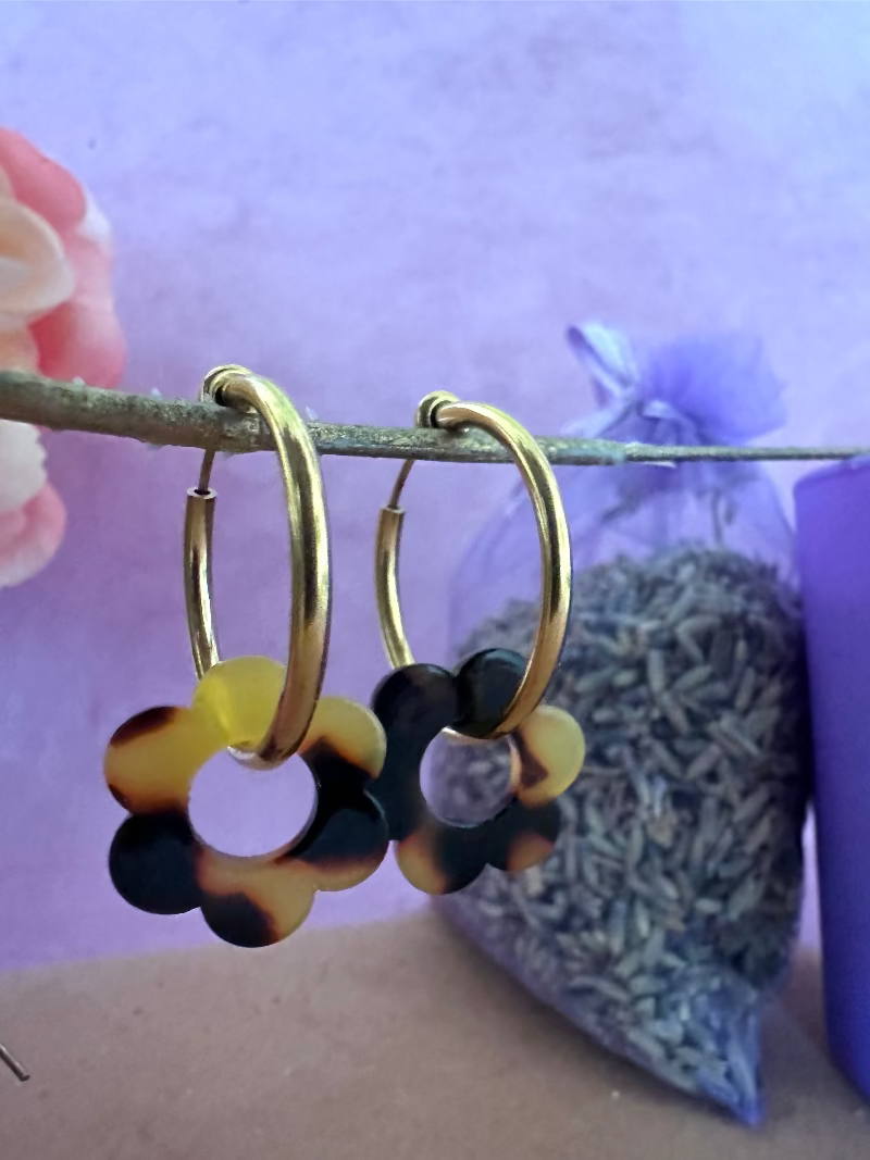Creoles Laurette clip petites fleurs motifs leopard - Camilmari Bijoux