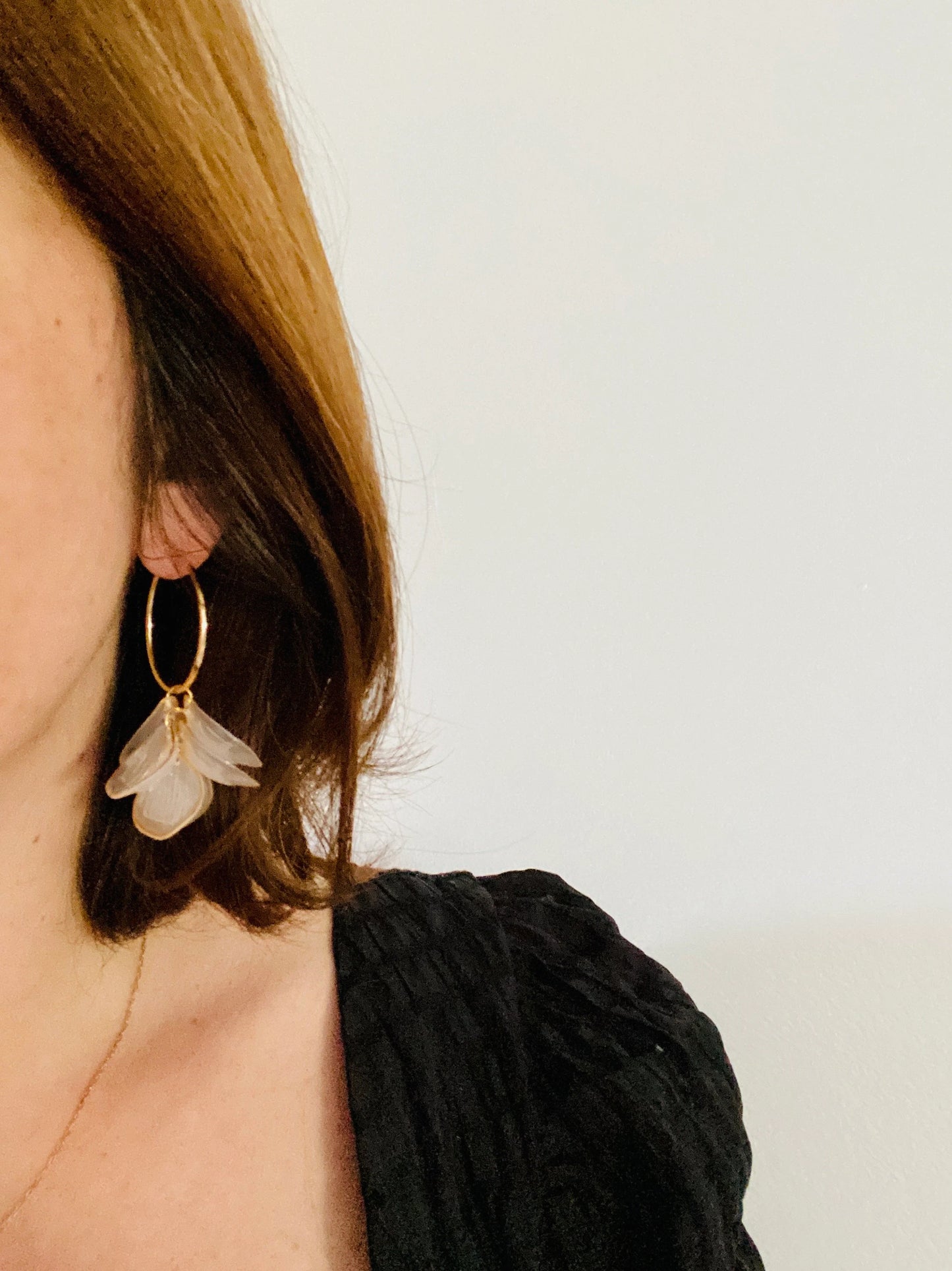 Boucles d’oreilles CELESTE – créoles fantaisie à pétales légères-Boucles d'oreilles-Camilmari Bijoux-Camilmari Bijoux.