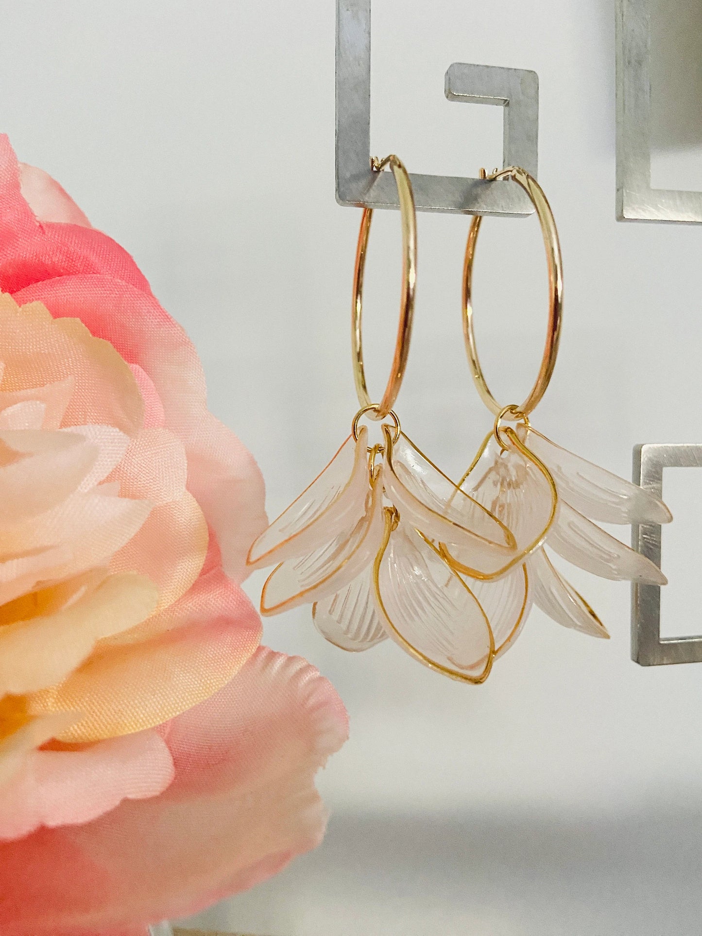 Boucles d’oreilles CELESTE – créoles fantaisie à pétales légères-Boucles d'oreilles-Camilmari Bijoux-Camilmari Bijoux.