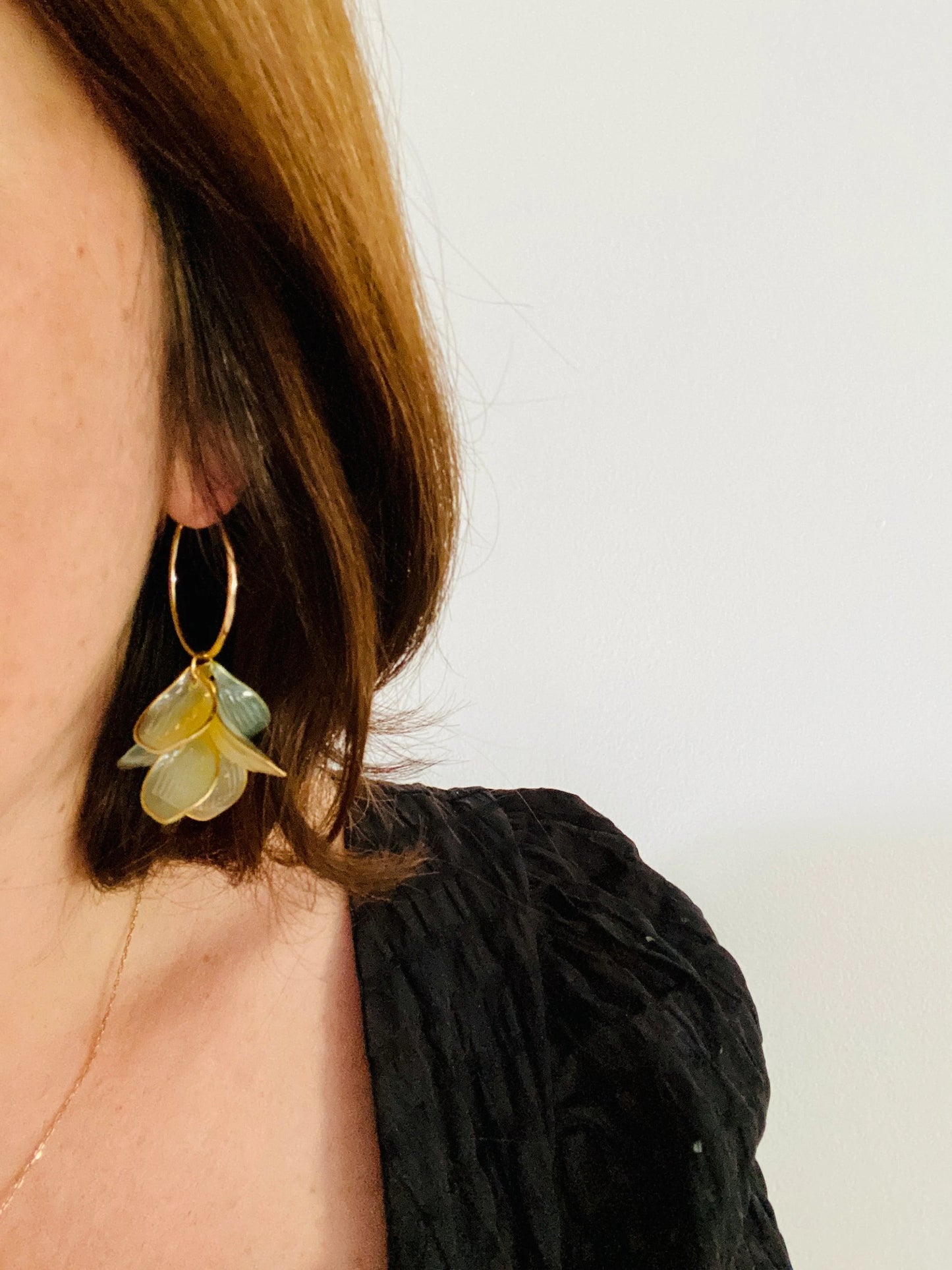 Boucles d’oreilles CELESTE – créoles fantaisie à pétales légères-Boucles d'oreilles-Camilmari Bijoux-Camilmari Bijoux.