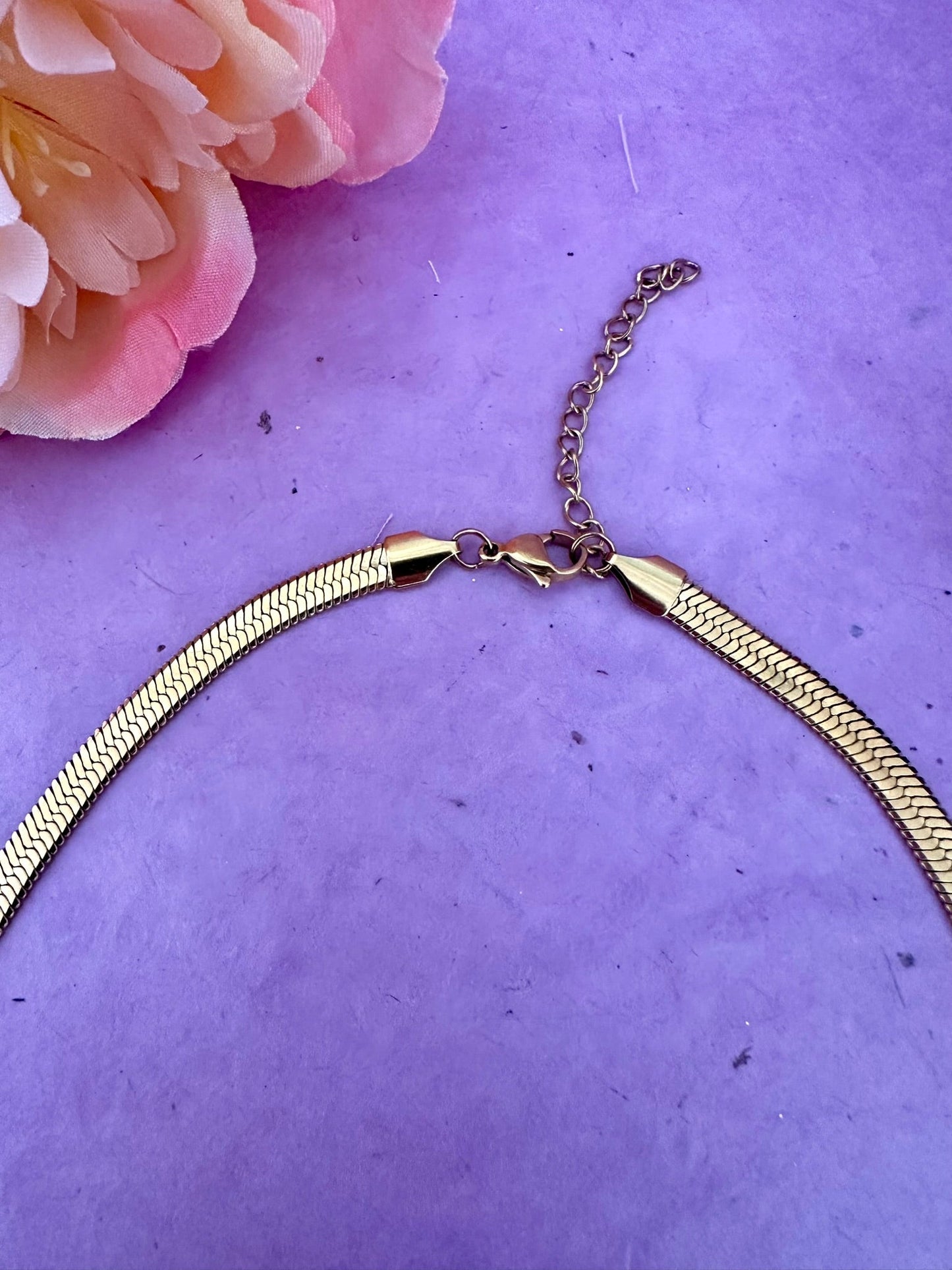 Collier LYRA – Collier doré à breloques coeur et fleur - Camilmari Bijoux -