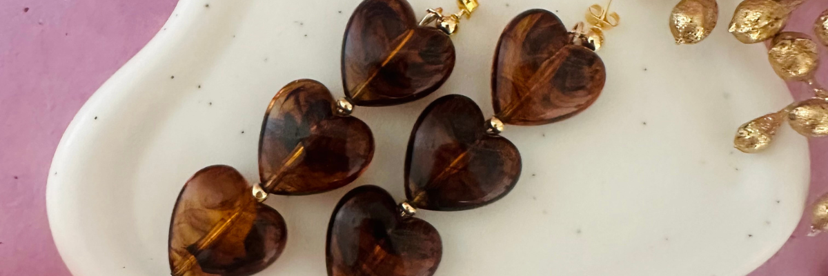 Boucles d’oreilles fantaisie pendantes et originales - Camilmari Bijoux