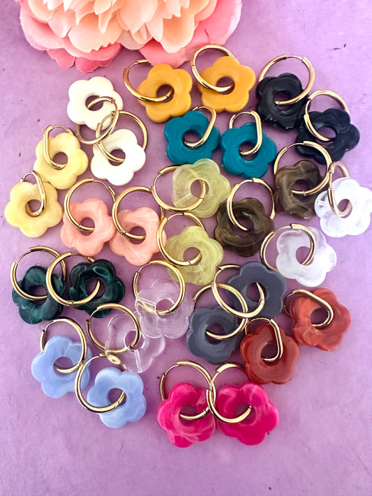 Créoles fleurs SOFIA – Boucles d'oreilles fleuries personnalisables et interchangeables