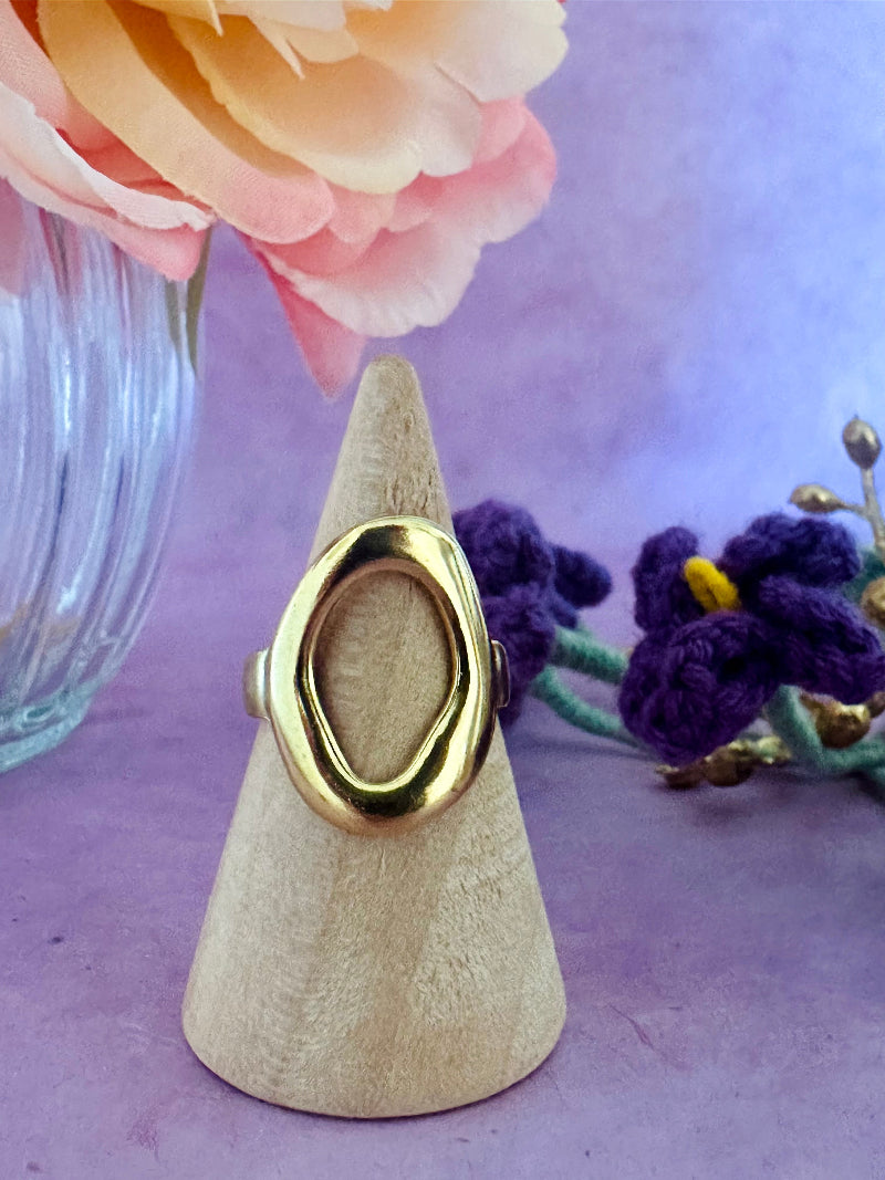 Bague dorée ovale THAÏS en acier inoxydable - Camilmari Bijoux
