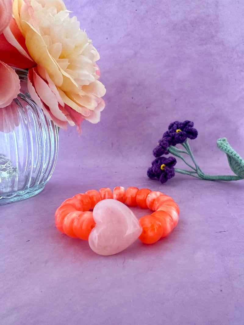 Bracelet élastique CLAUDIE de perles colorées cylindriques et coeur - Camilmari Bijoux