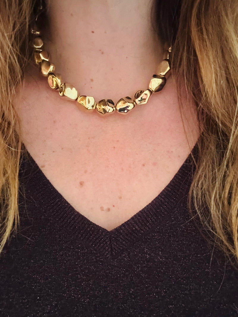 Collier DAPHNÉ de perles torsadées dorées en acrylique brillant - Camilmari Bijoux