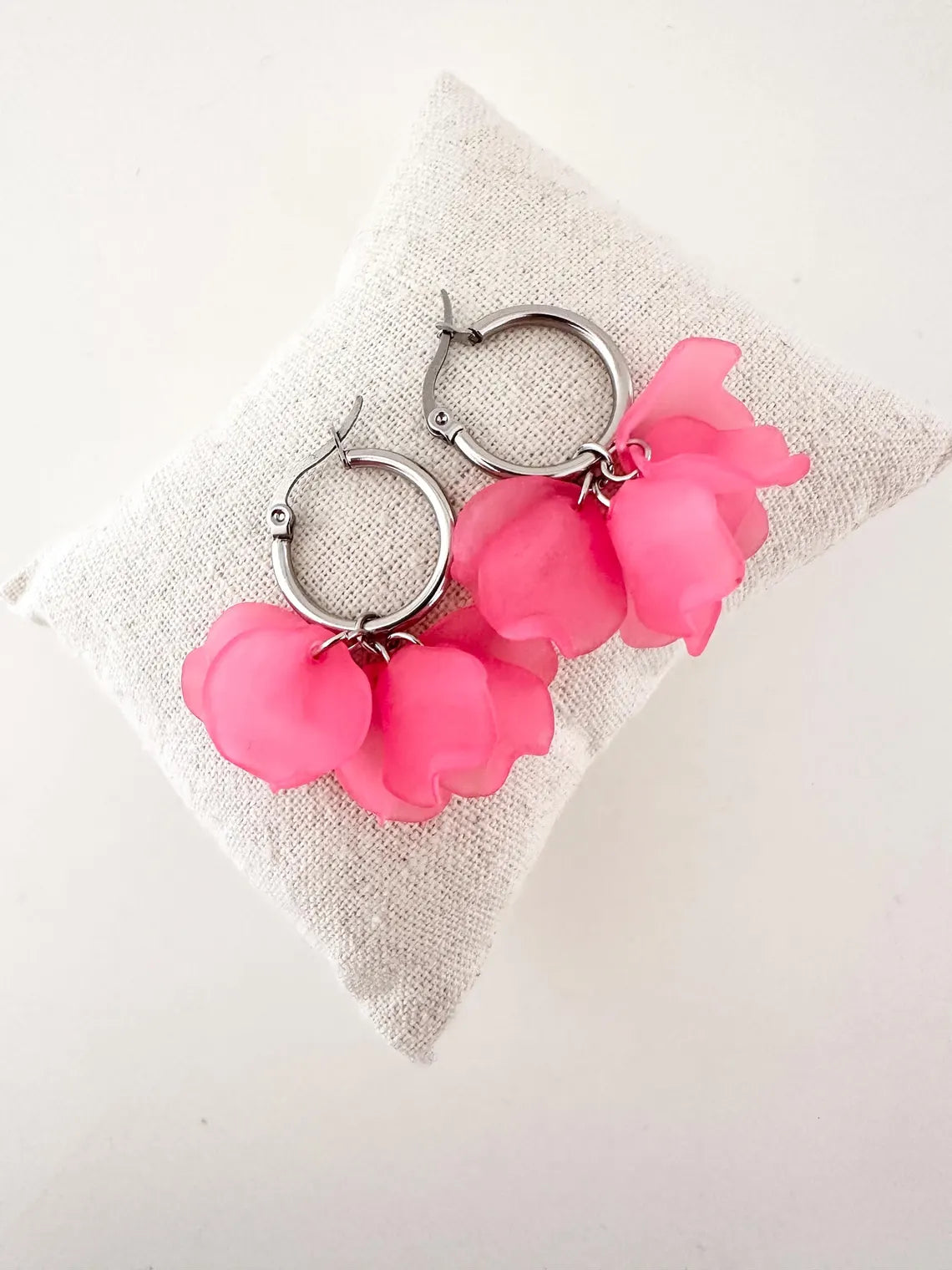  Créoles CAMILLE 20 mm - Boucles d'oreilles à pétales colorés assemblées à la main-Boucles d'oreilles-Camilmari Bijoux-Camilmari Bijoux.
