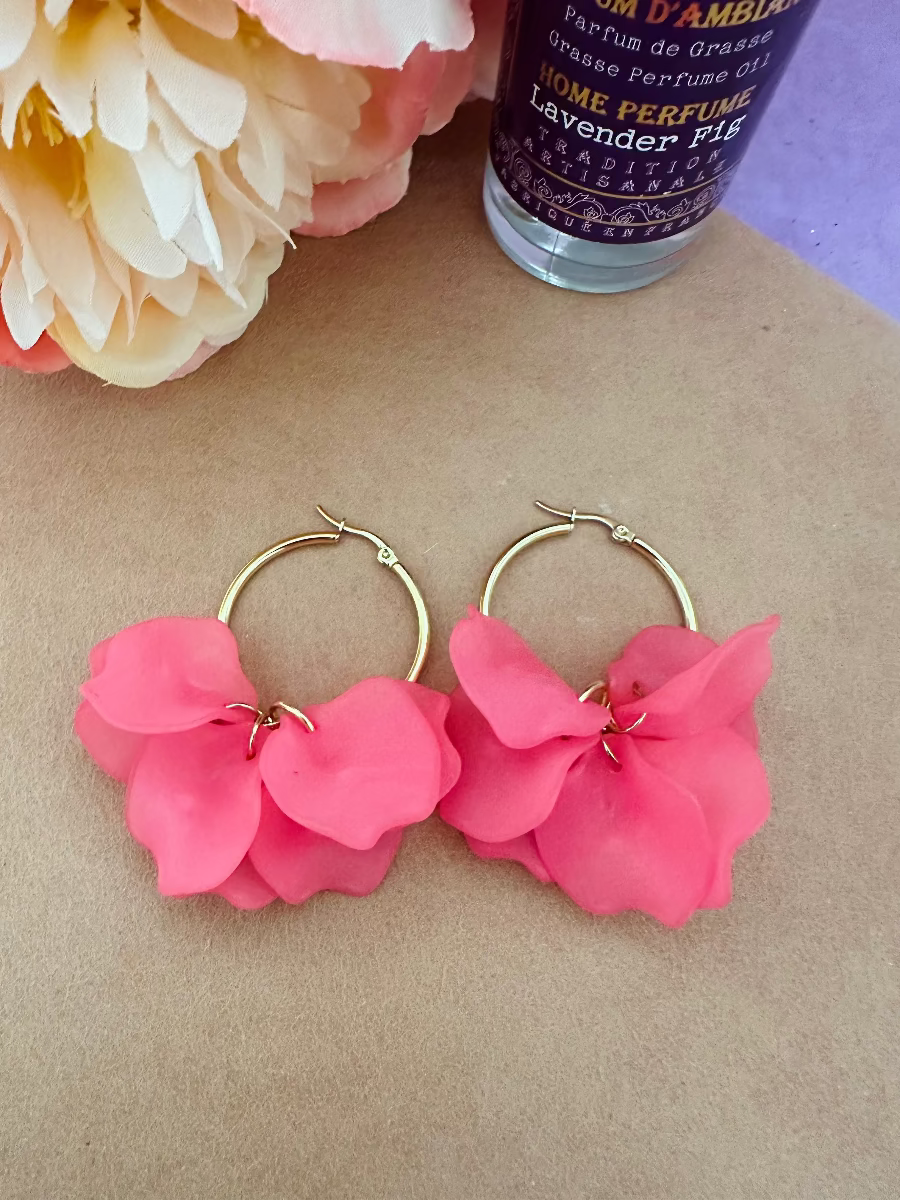 Grandes creoles fantaisie fleuries avec petales rose Charlie - Camilmari Bijoux