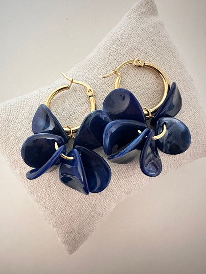 Boucles d oreilles pétales FANNY - Créoles fleurs faites main - Camilmari Bijoux - Créoles dorées inox 20 mm + pétales