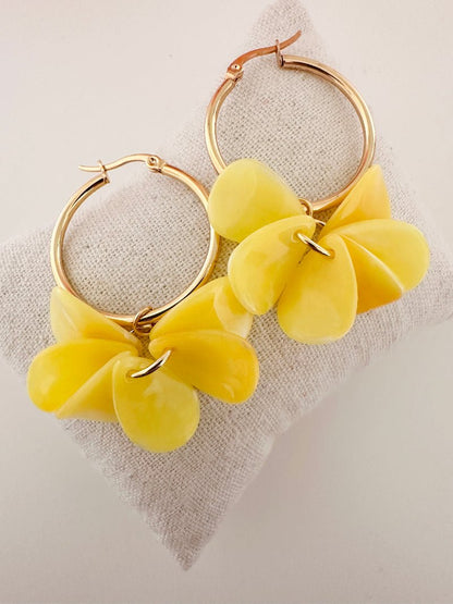 Boucles d oreilles pétales FANNY - Créoles fleurs faites main - Camilmari Bijoux - Créoles argentées inox 30 mm + pétales