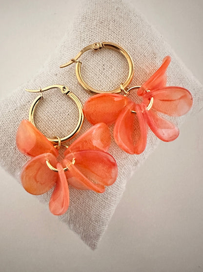 Boucles d oreilles pétales FANNY - Créoles fleurs faites main - Camilmari Bijoux - Créoles dorées inox 20 mm + pétales
