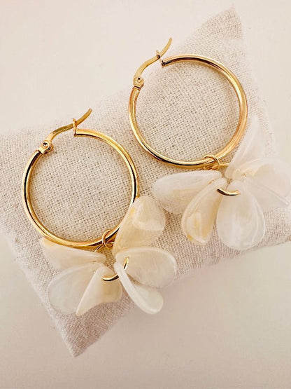 Boucles d oreilles pétales FANNY - Créoles fleurs faites main - Camilmari Bijoux - Créoles dorées inox 30 mm + pétales