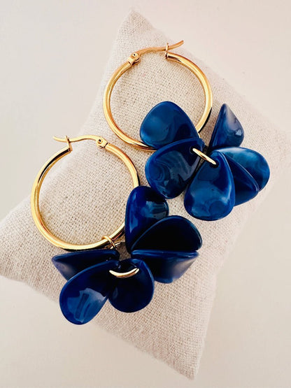 Boucles d oreilles pétales FANNY - Créoles fleurs faites main - Camilmari Bijoux - Créoles dorées inox 30 mm + pétales