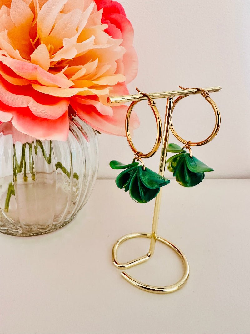 Boucles d oreilles pétales FANNY - Créoles fleurs faites main - Camilmari Bijoux - Créoles dorées inox 30 mm + pétales