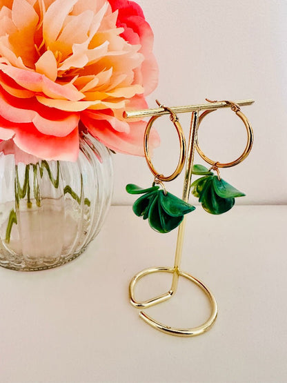 Boucles d oreilles pétales FANNY - Créoles fleurs faites main - Camilmari Bijoux - Créoles dorées inox 30 mm + pétales