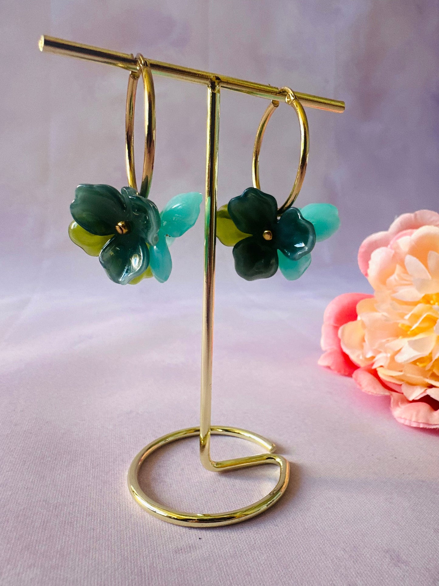 Boucles d'oreilles avec fleurs MALIA - Camilmari Bijoux - Mélange de rose et rouge