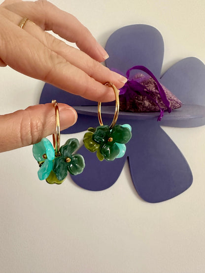Boucles d'oreilles avec fleurs MALIA - Camilmari Bijoux - Mélange de vert et turquoise
