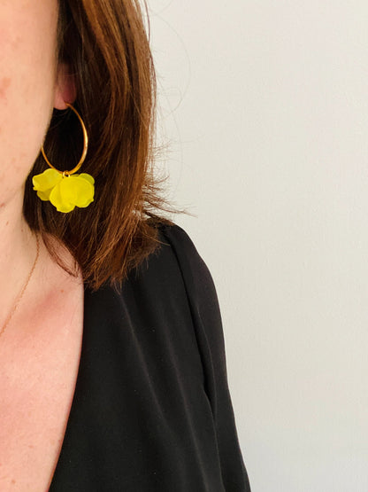 Boucles d'oreilles CAMILLE 35 MM - Camilmari Bijoux - Créoles dorées 35 mm + pétales