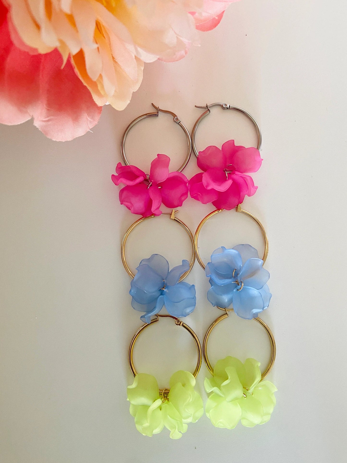 Boucles d'oreilles CAMILLE 35 MM - Camilmari Bijoux - Créoles dorées 35 mm + pétales