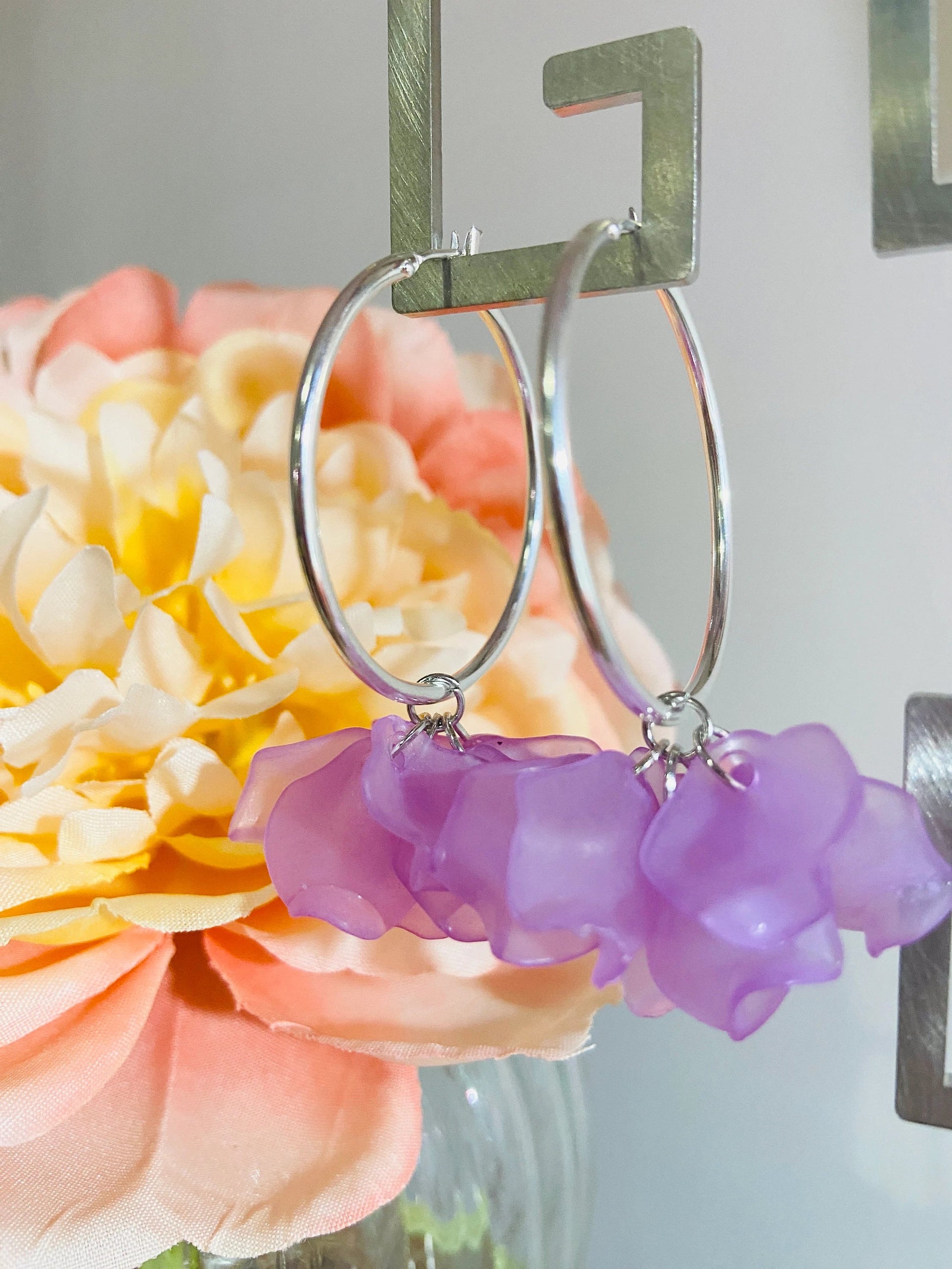 Boucles d'oreilles CAMILLE 35 MM - Camilmari Bijoux - Créoles dorées 35 mm + pétales