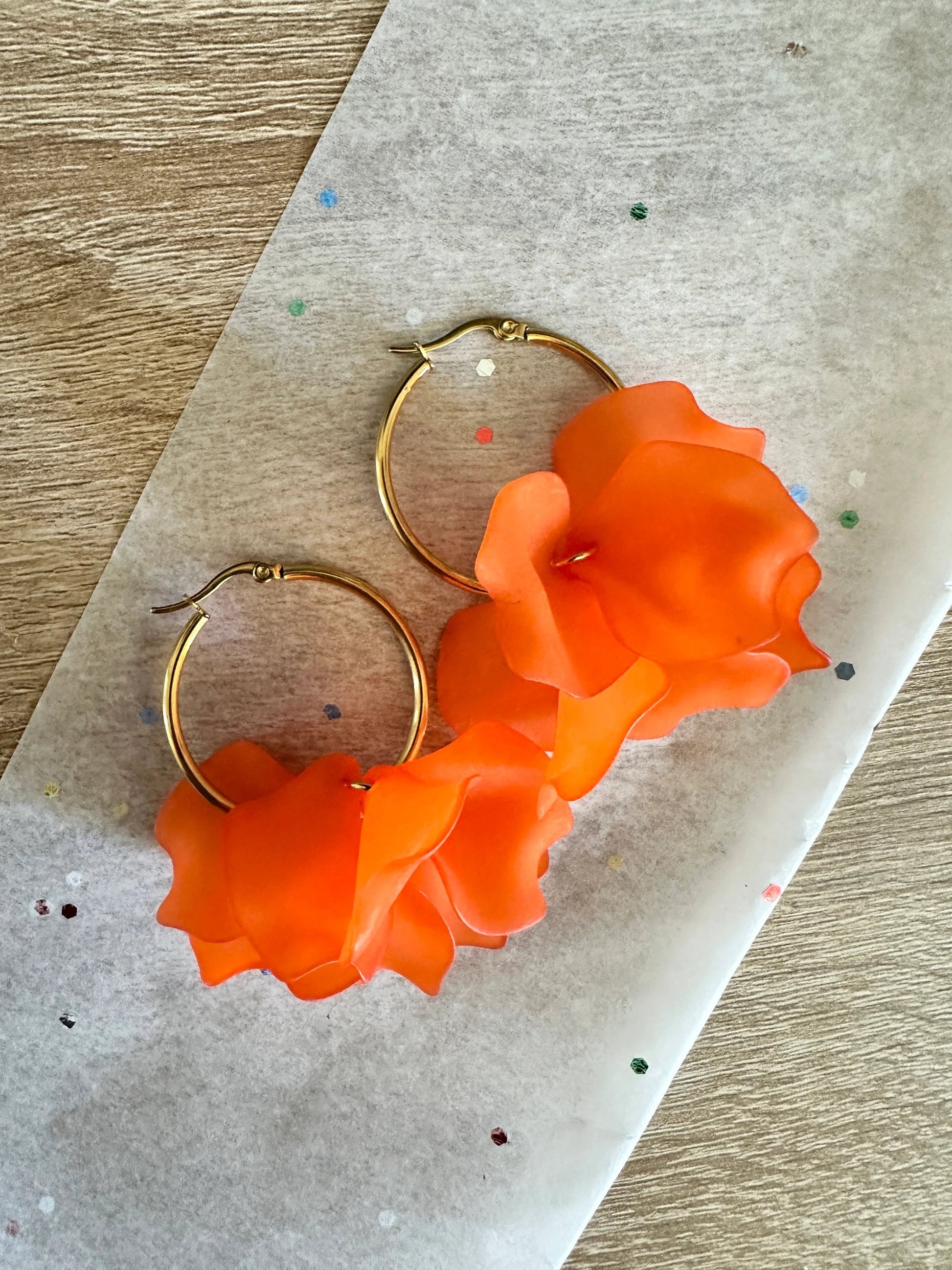 Boucles d'oreilles CHARLIE - Camilmari Bijoux - Créoles dorées 35 mm + pétales