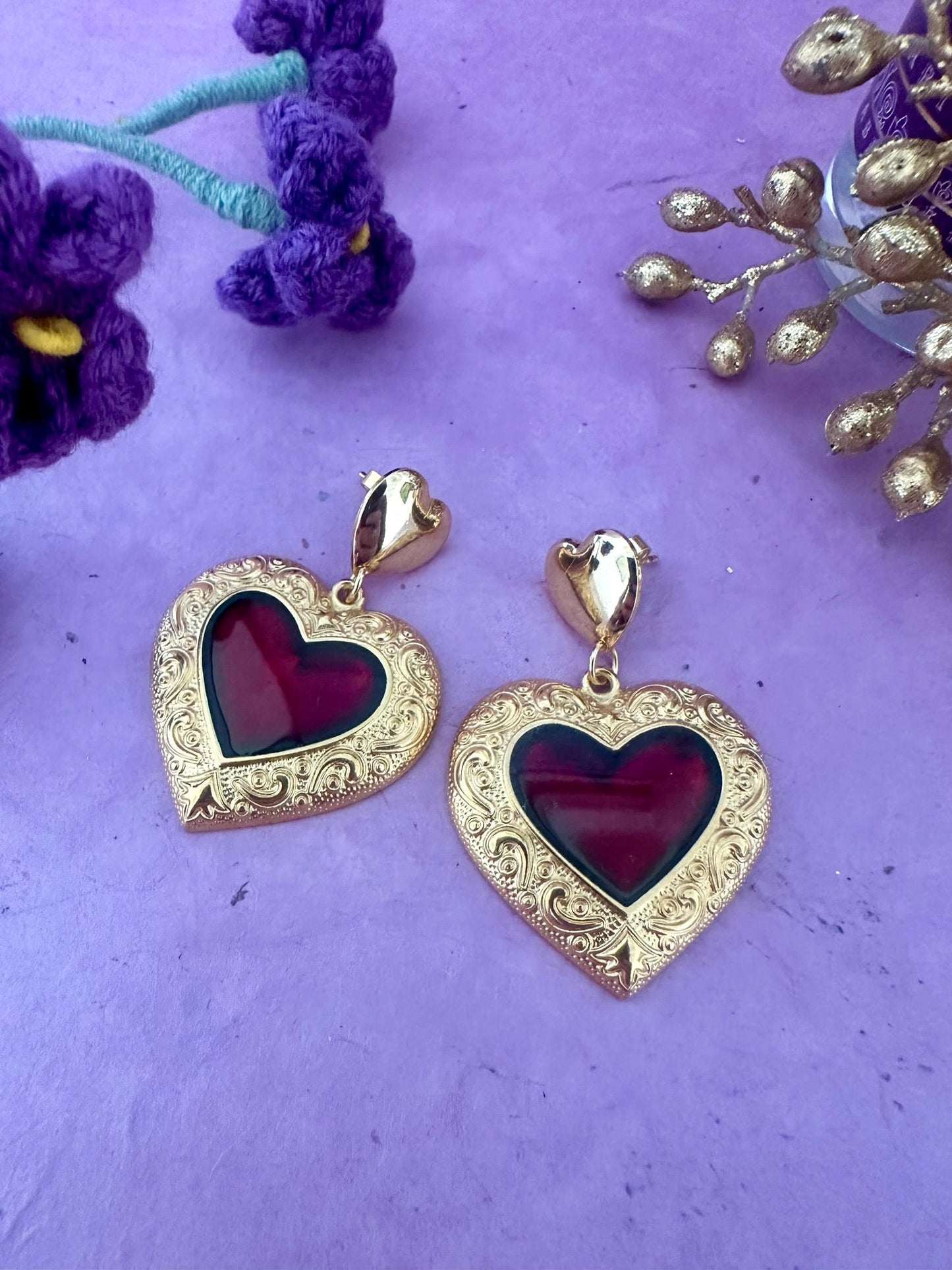 Boucles d’oreilles coeurs ASTRÉE – Boucles d’oreilles dorées et rouges à cœurs - Camilmari Bijoux - 