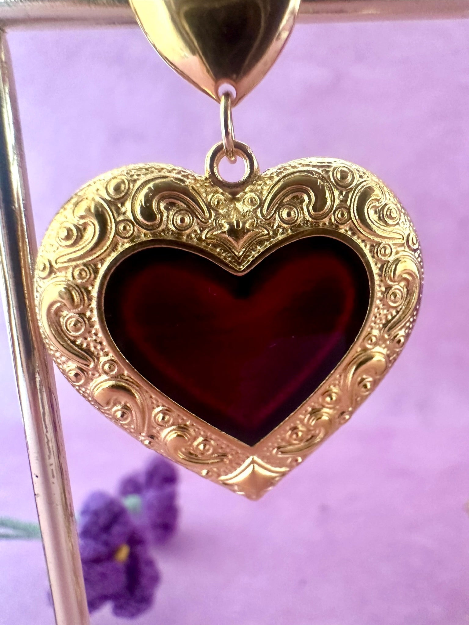 Boucles d’oreilles coeurs ASTRÉE – Boucles d’oreilles dorées et rouges à cœurs - Camilmari Bijoux - 