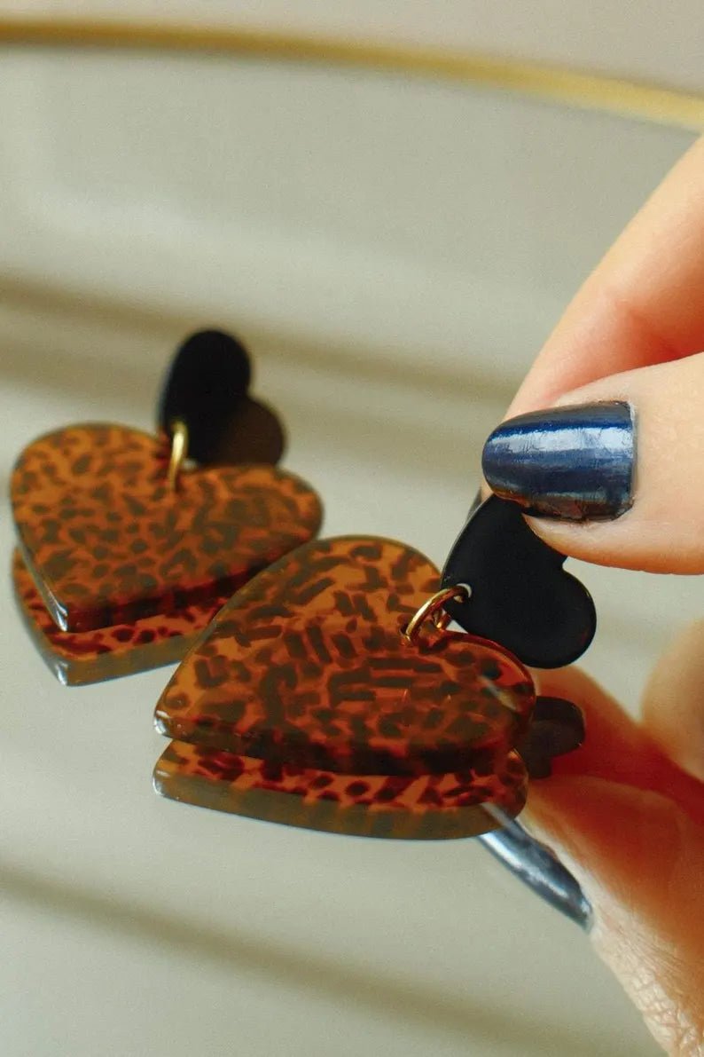Boucles d’oreilles coeurs LOVEA - Camilmari Bijoux - Noir et tacheté marron