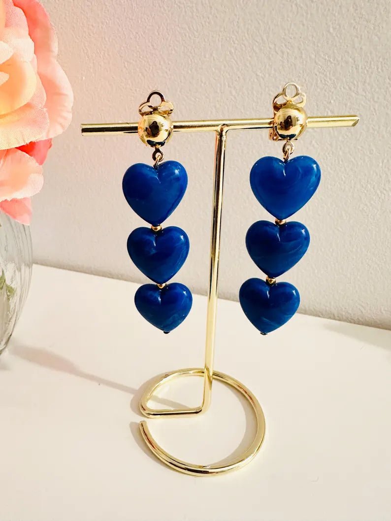 Boucles d’oreilles coeurs SARAH – Boucles d'oreilles trois cœurs - fait main - Camilmari Bijoux - Clip d'oreille non percée