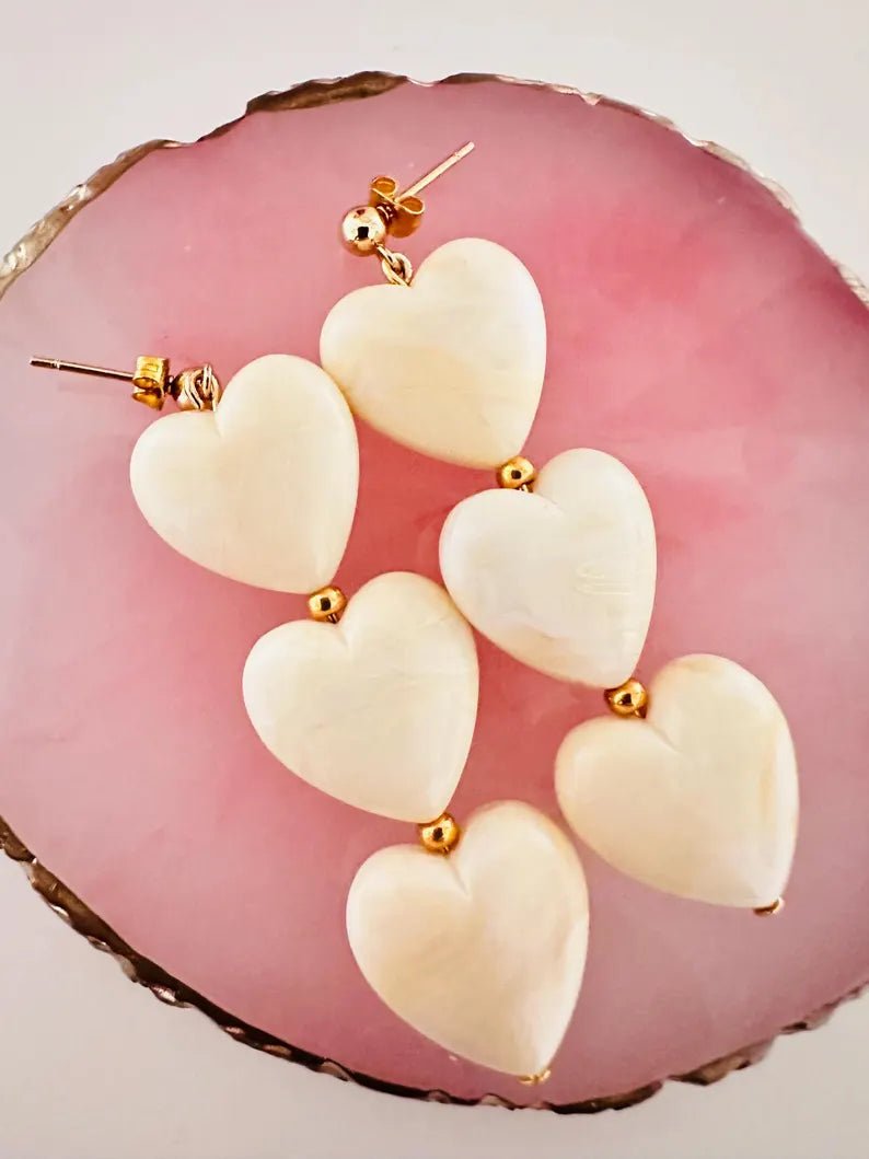 Boucles d’oreilles coeurs SARAH – Boucles d'oreilles trois cœurs - fait main - Camilmari Bijoux - Clou d'oreille percée