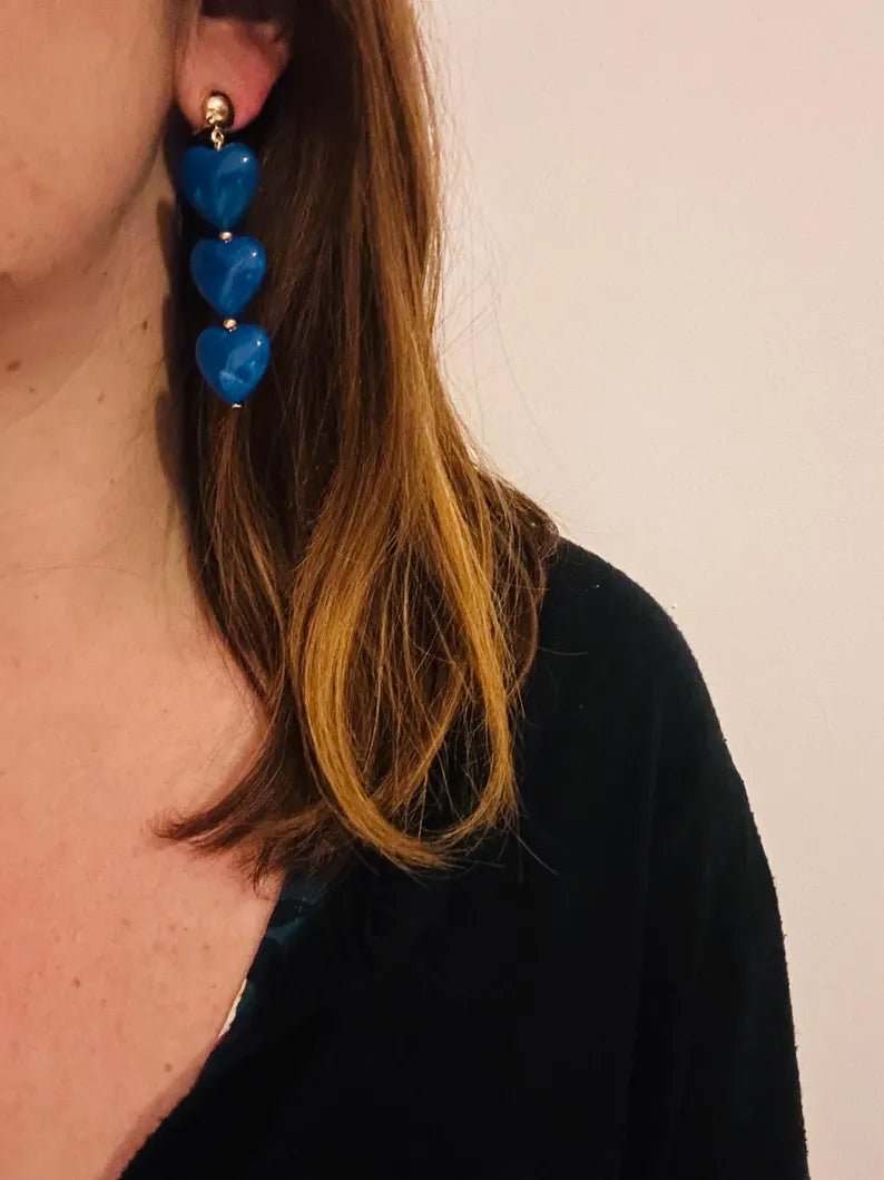 Boucles d’oreilles coeurs SARAH – Boucles d'oreilles trois cœurs - fait main - Camilmari Bijoux - Clou d'oreille percée