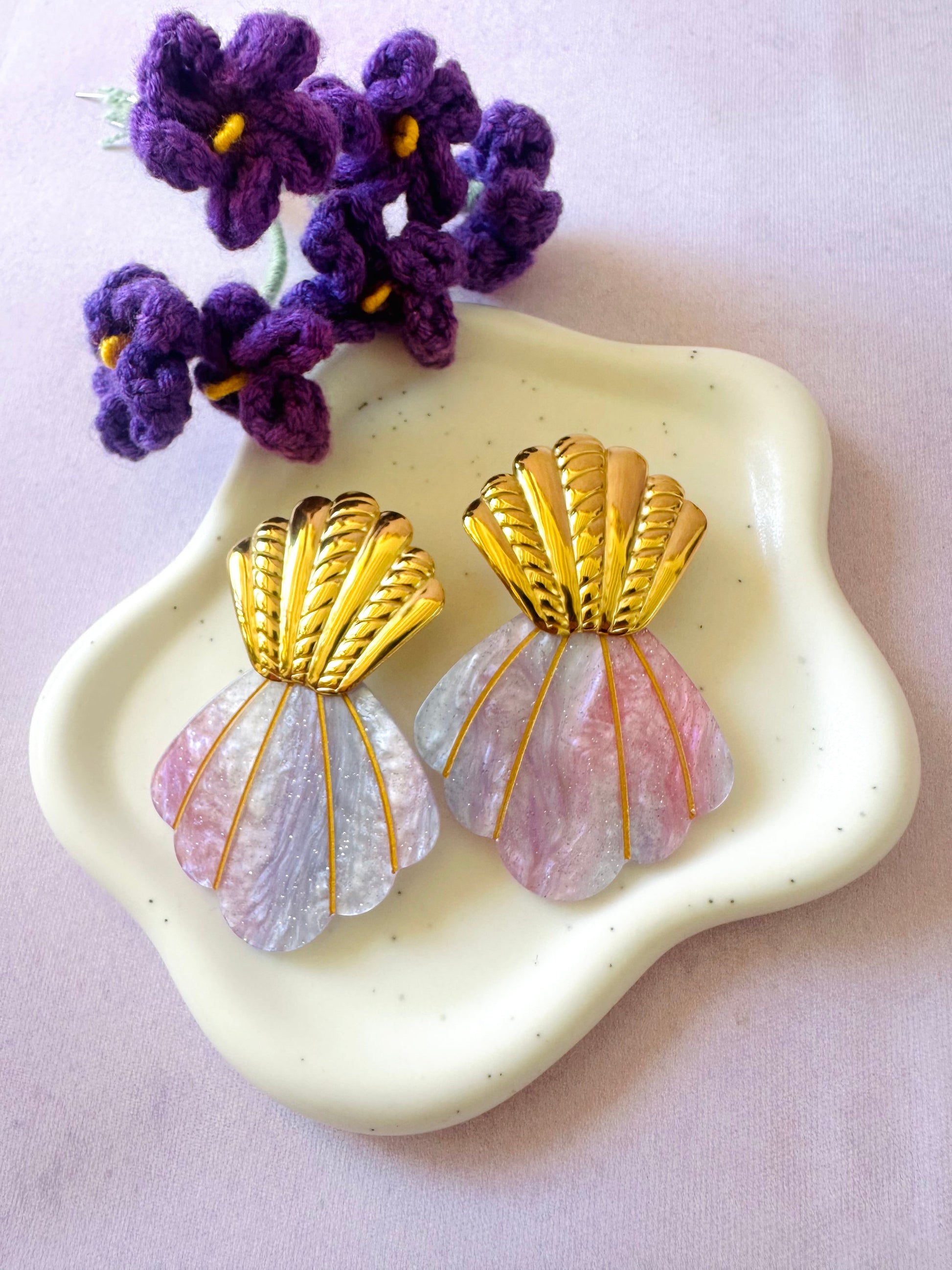 Boucles d’oreilles coquillages pendantes NOUMEA - Camilmari Bijoux - Violet lilas
