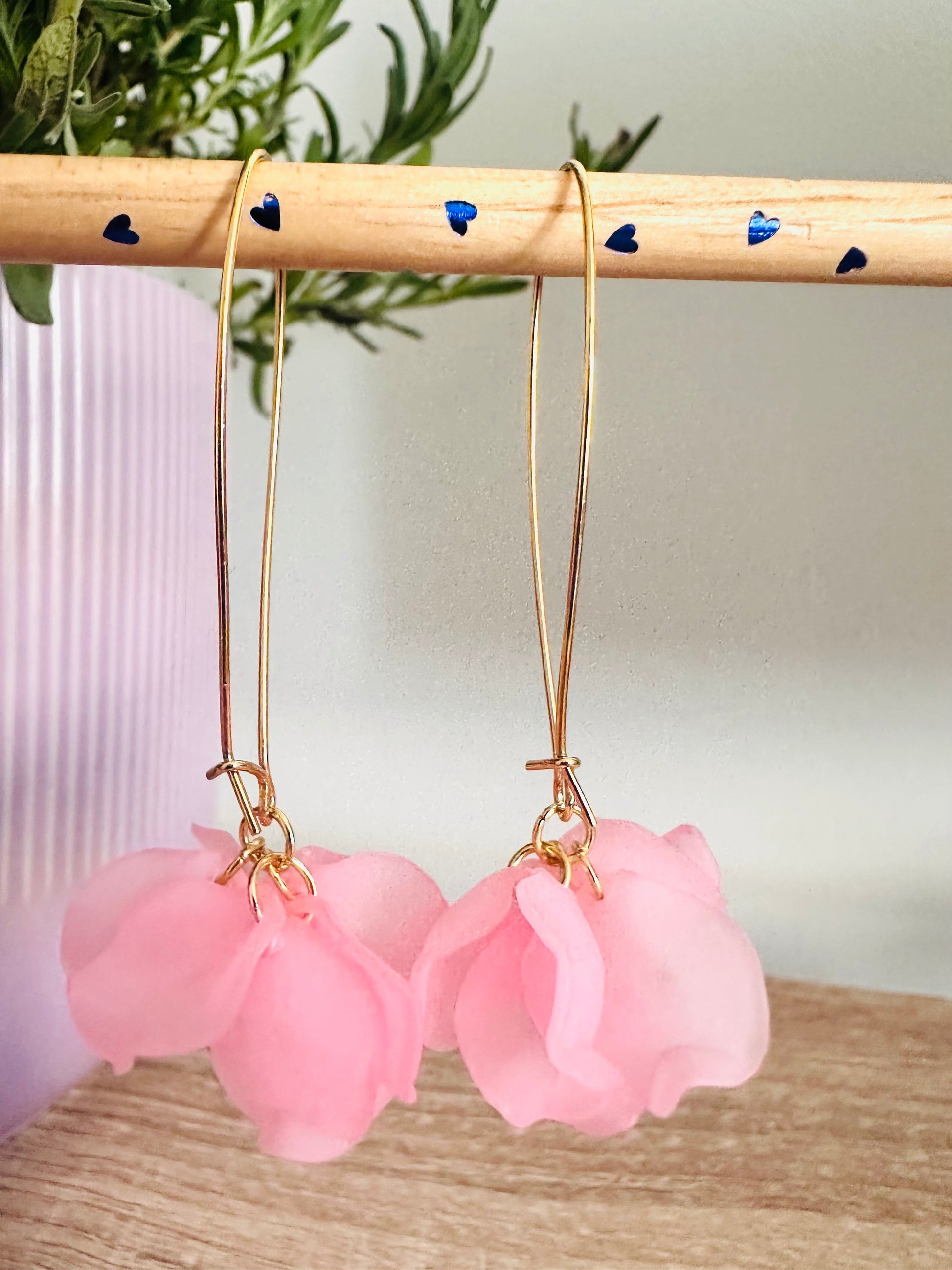 Boucles d’oreilles EVA – Dormeuses élégantes à pétales colorés - Camilmari Bijoux - Argentées +pétales