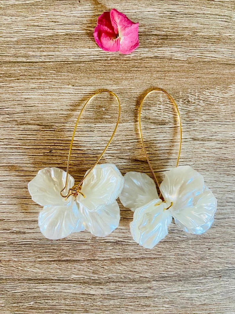 Boucles d’oreilles EVA – Dormeuses élégantes à pétales colorés - Camilmari Bijoux - Dorées + pétales