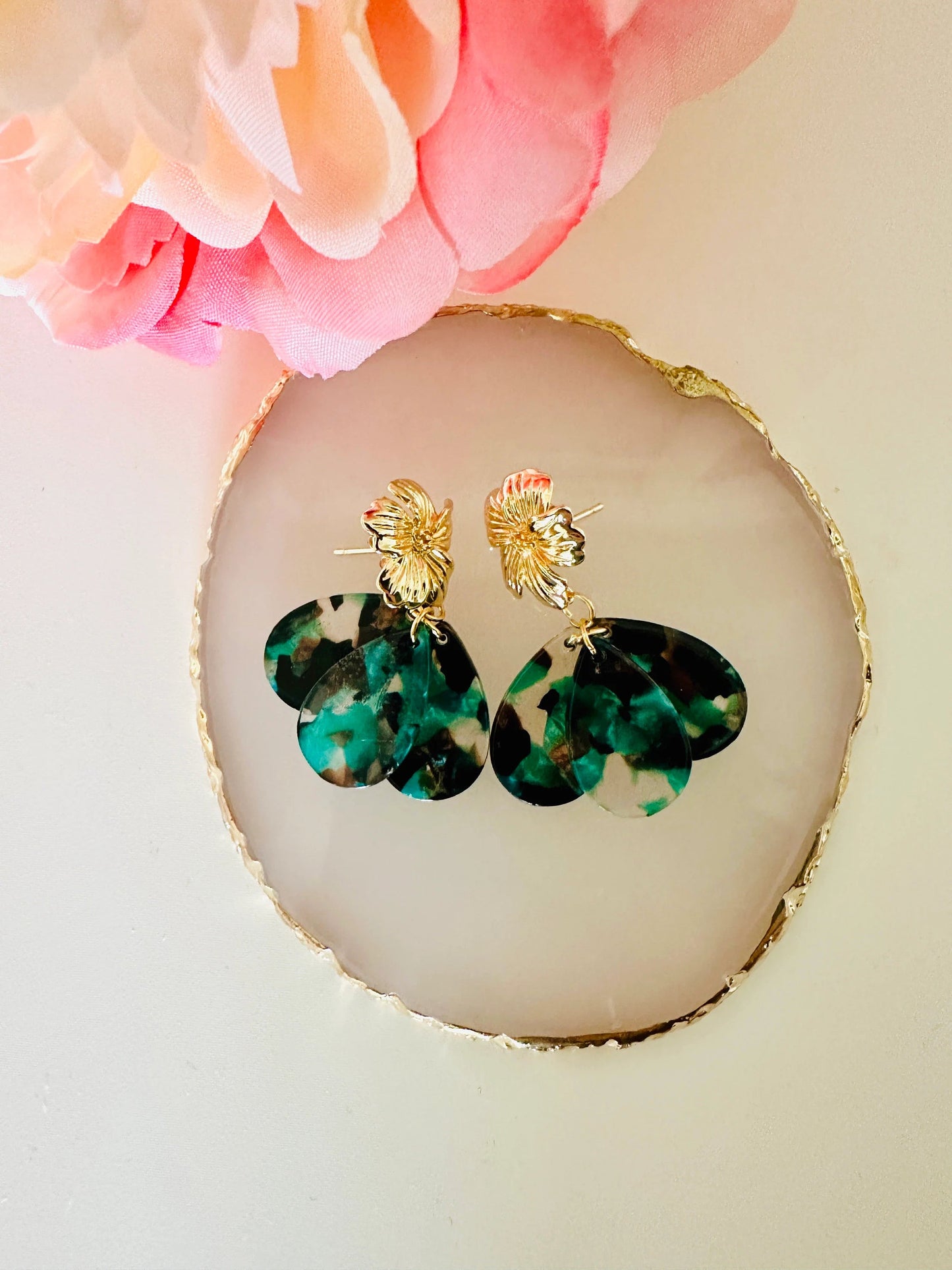 Boucles d’oreilles fantaisie et raffinées GLORIA – faites main - Camilmari Bijoux - Ecaille noir vert