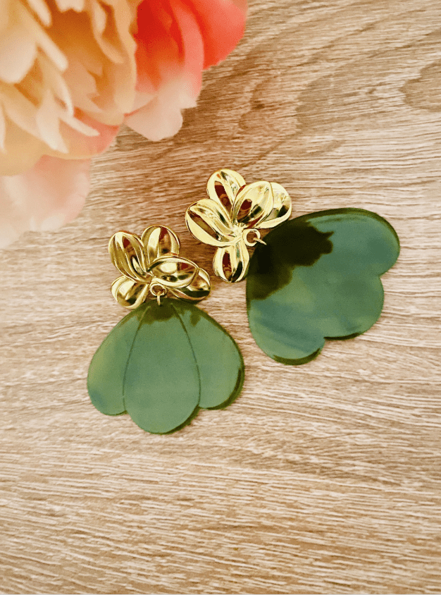 Boucles d’oreilles fantaisie GLORY – Glamour et élégance - Camilmari Bijoux - Clou d'oreille feuillage 24 x 30 mm