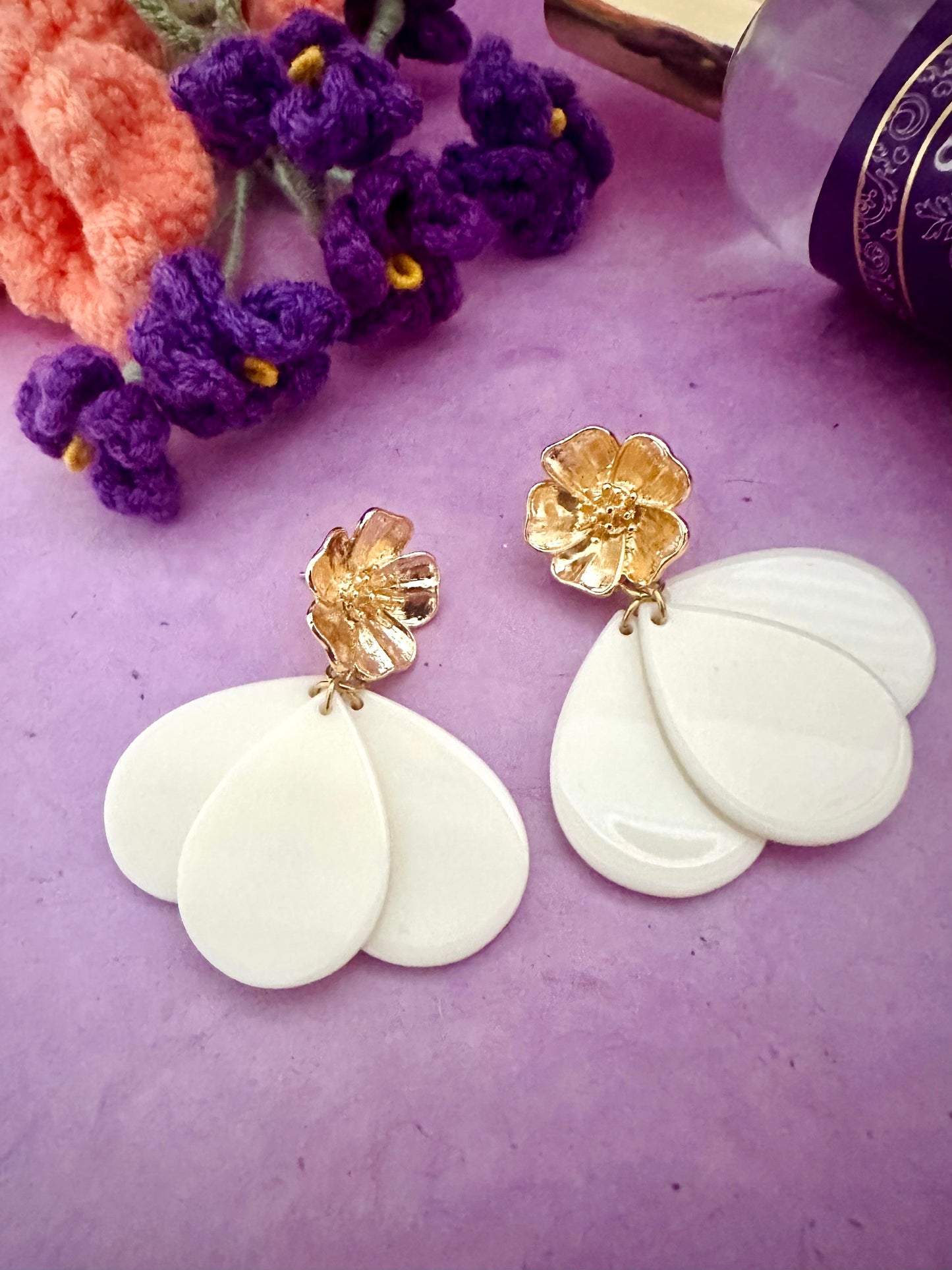 Boucles d’oreilles fantaisie volumineuses GLORIA MAXI - Camilmari Bijoux - Clou tige floral doré