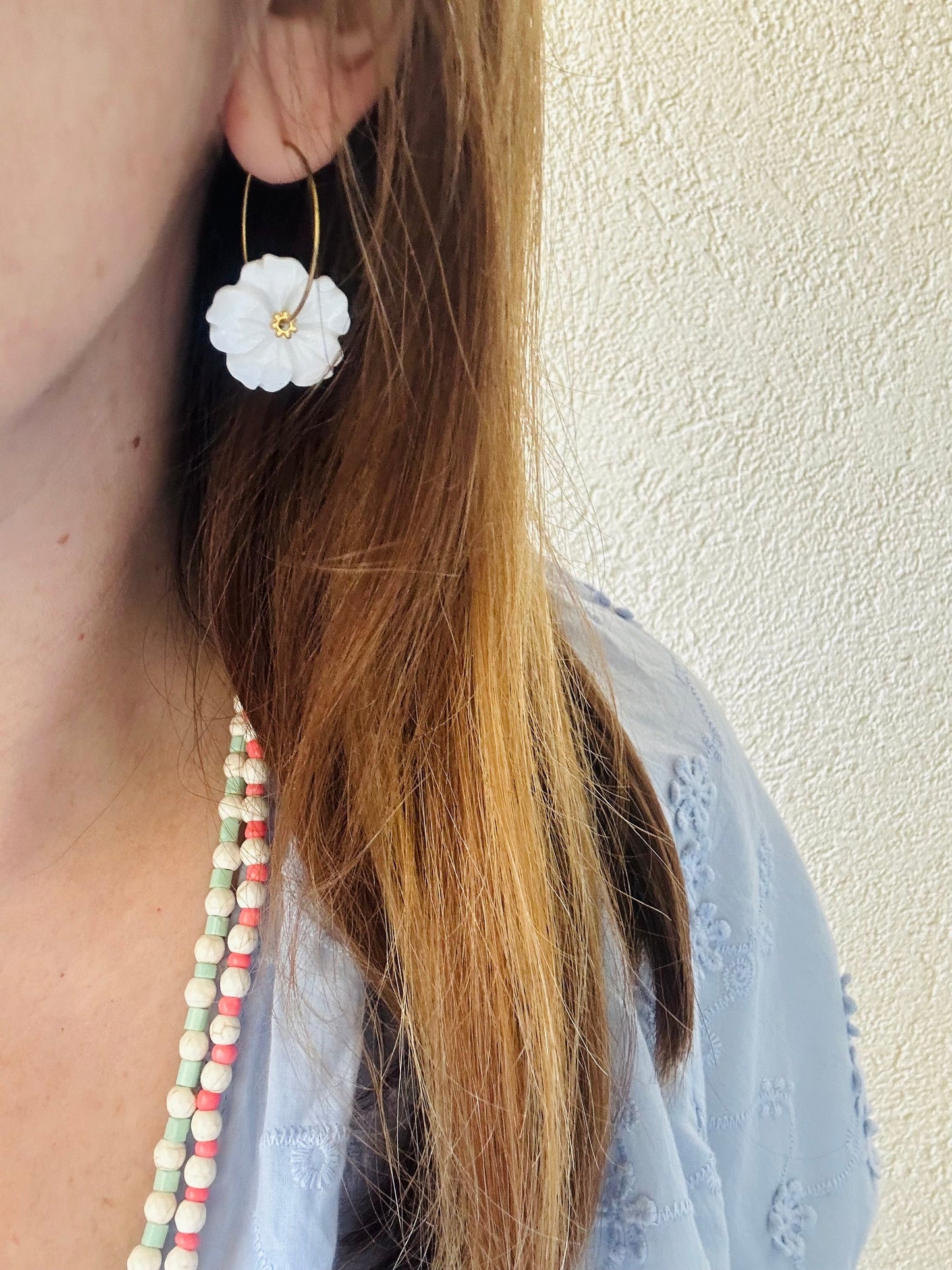 Boucles d'oreilles fleur nacre HINA - Camilmari Bijoux - 