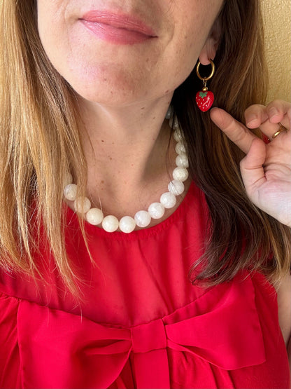 Boucles d'oreilles fraises FRUITY - Camilmari Bijoux - Une paire de pendentifs coeurs