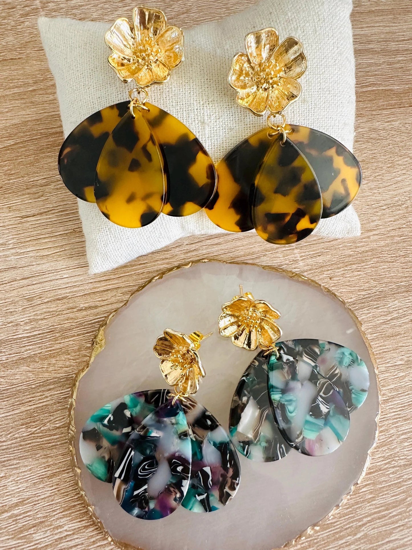 Boucles d’oreilles GLORIA MAXI - volumineuses, féminines et faites main - Camilmari Bijoux - Clou tige floral doré