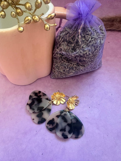 Boucles d’oreilles GLORIA MAXI - volumineuses, féminines et faites main - Camilmari Bijoux - Clou tige floral doré