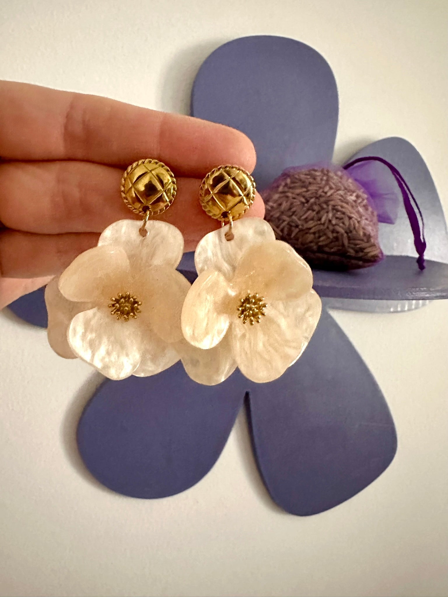 Boucles d'oreilles grosses fleurs ADÉLIE - Camilmari Bijoux - Jaune doré