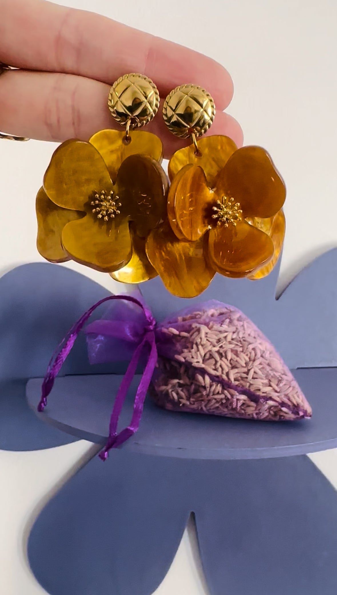 Boucles d'oreilles grosses fleurs ADÉLIE - Camilmari Bijoux - Jaune doré