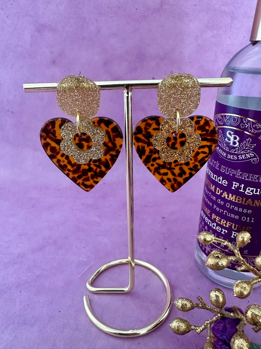 Boucles d’oreilles LUNA – Boucles d’oreilles pendantes légères et pailletées - Camilmari Bijoux - Léopard et doré pailleté