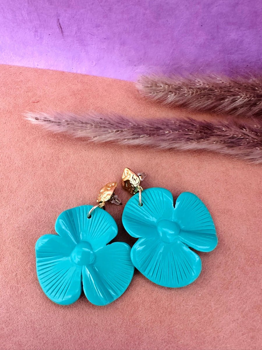 Boucles d’oreilles MARGOT – Grosses fleurs vintage et colorées assemblage main - Camilmari Bijoux - Bleu turquoise