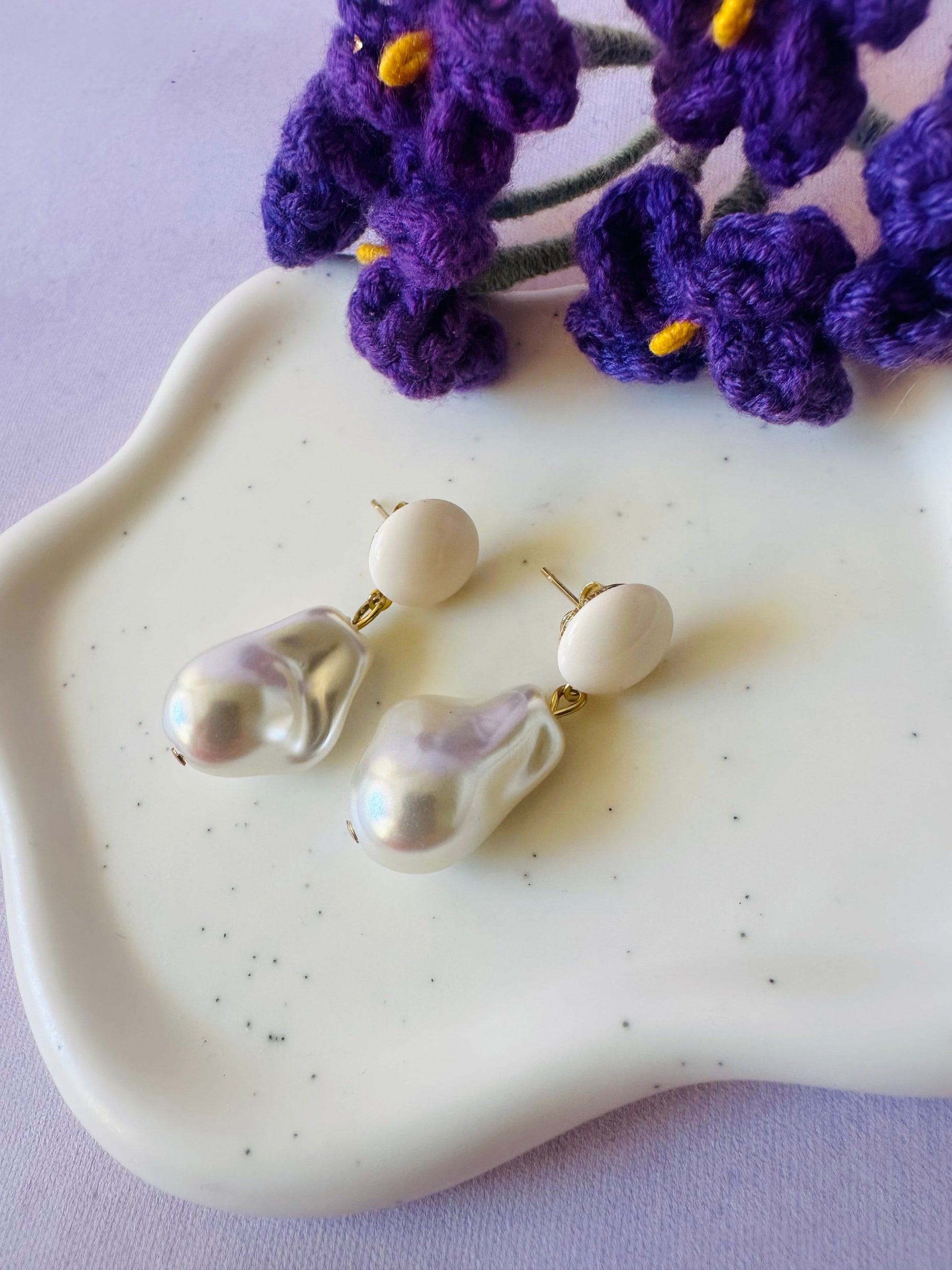 Boucles d'oreilles nacrées PERLITA - Camilmari Bijoux - Clou d'oreille tige pour oreilles percées