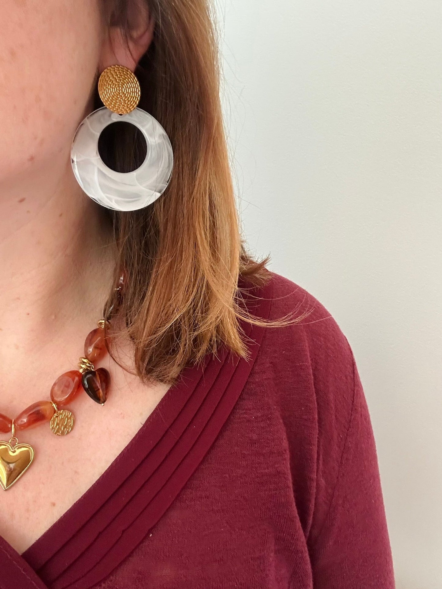 Boucles d’oreilles NOA – Maxi boucles d’oreilles pendantes et légères - Camilmari Bijoux - Blanc translucide