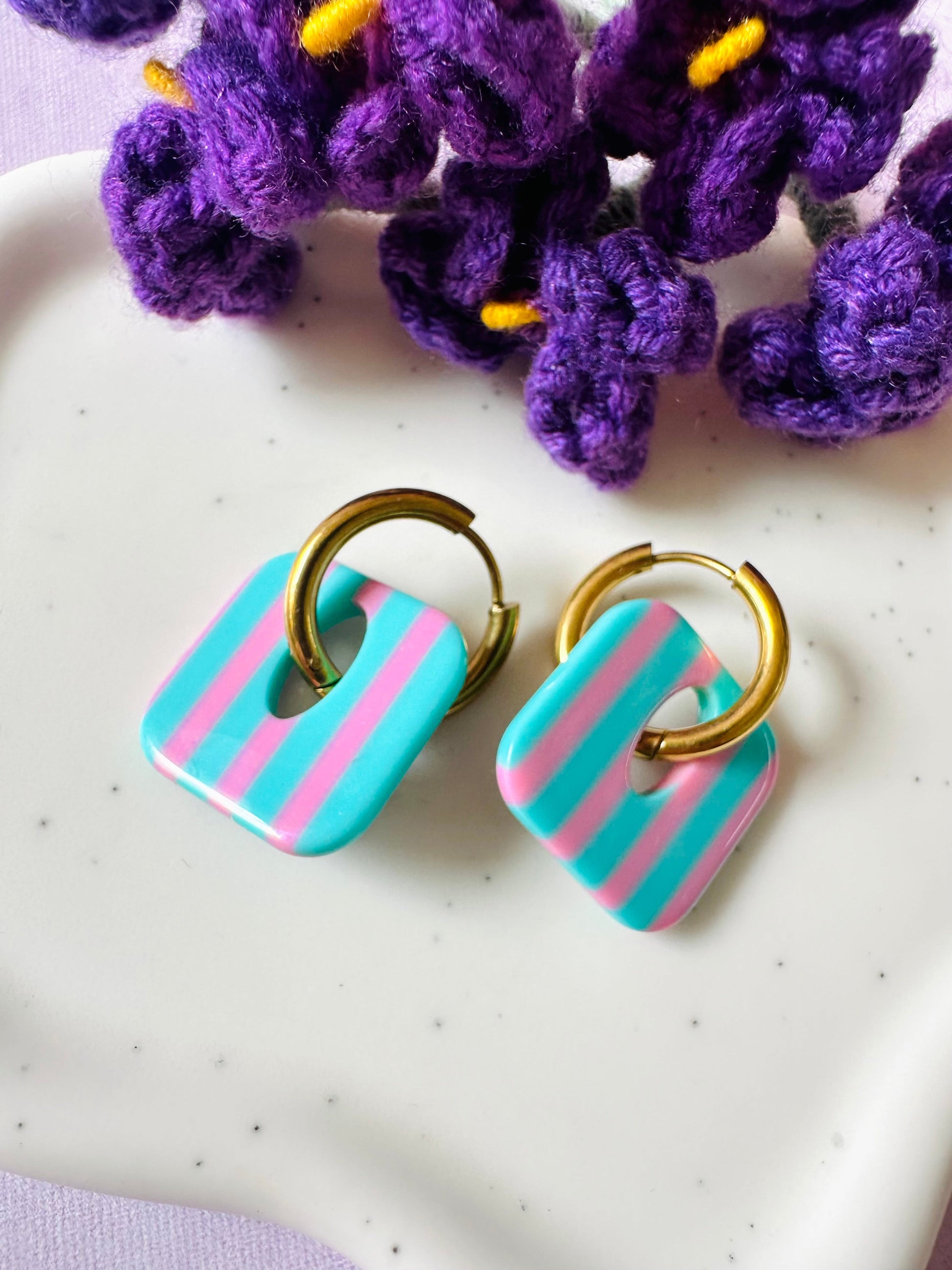 Boucles d'oreilles pampilles colorées GIGI - Camilmari Bijoux - Créoles dorées + une paire de pampilles